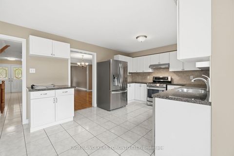 Photo 11 at 24 Timber Valley Avenue, Oak Ridges, Richmond Hill