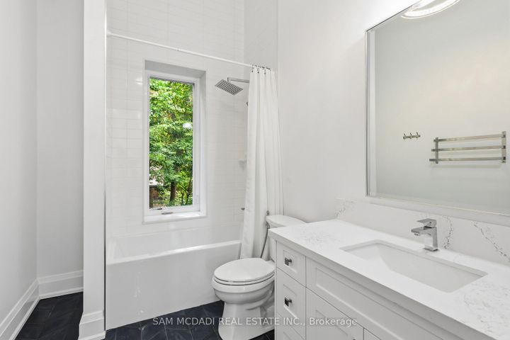 Photo 17 at 1750 Lincolnshire Boulevard, Lakeview, Mississauga