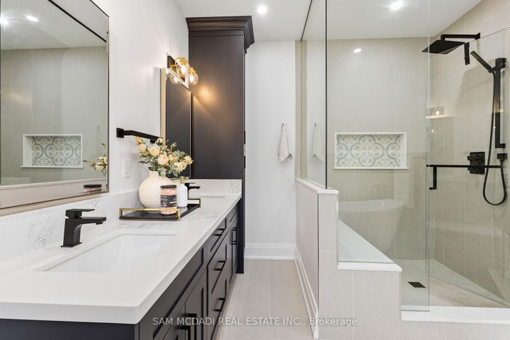 Photo 27 at 1750 Lincolnshire Boulevard, Lakeview, Mississauga
