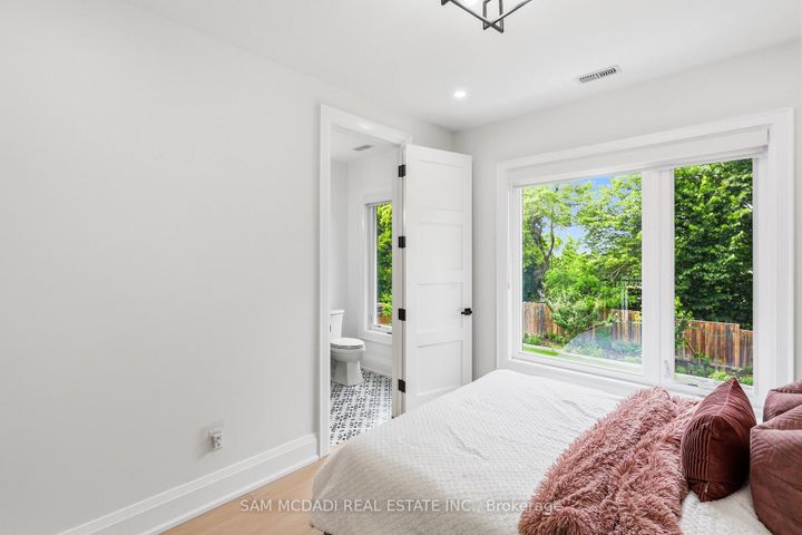 Photo 30 at 1750 Lincolnshire Boulevard, Lakeview, Mississauga