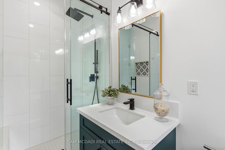 Photo 33 at 1750 Lincolnshire Boulevard, Lakeview, Mississauga