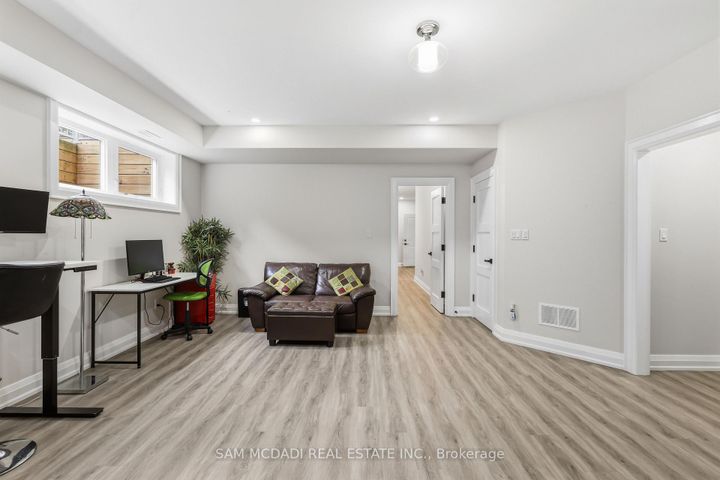 Photo 35 at 1750 Lincolnshire Boulevard, Lakeview, Mississauga