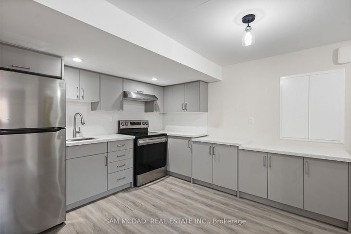 Photo 40 at 1750 Lincolnshire Boulevard, Lakeview, Mississauga