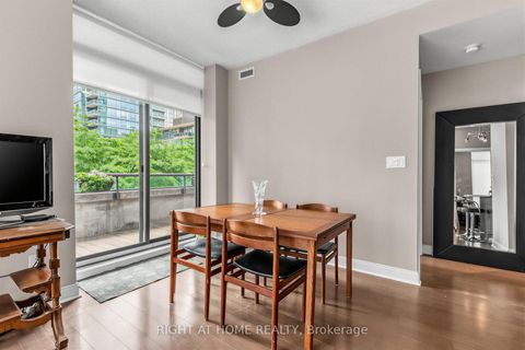 Photo 3 at 305 - 18 Yorkville Avenue, Annex, Toronto