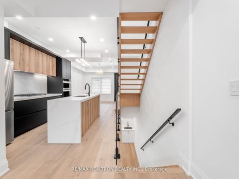Photo 14 at 283 Euclid Avenue, Bellwoods, Toronto