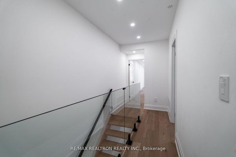 Photo 22 at 283 Euclid Avenue, Bellwoods, Toronto