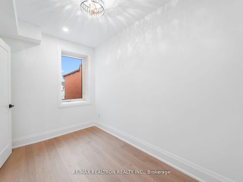 Photo 29 at 283 Euclid Avenue, Bellwoods, Toronto