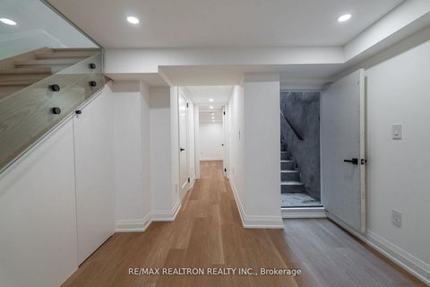 Photo 38 at 283 Euclid Avenue, Bellwoods, Toronto