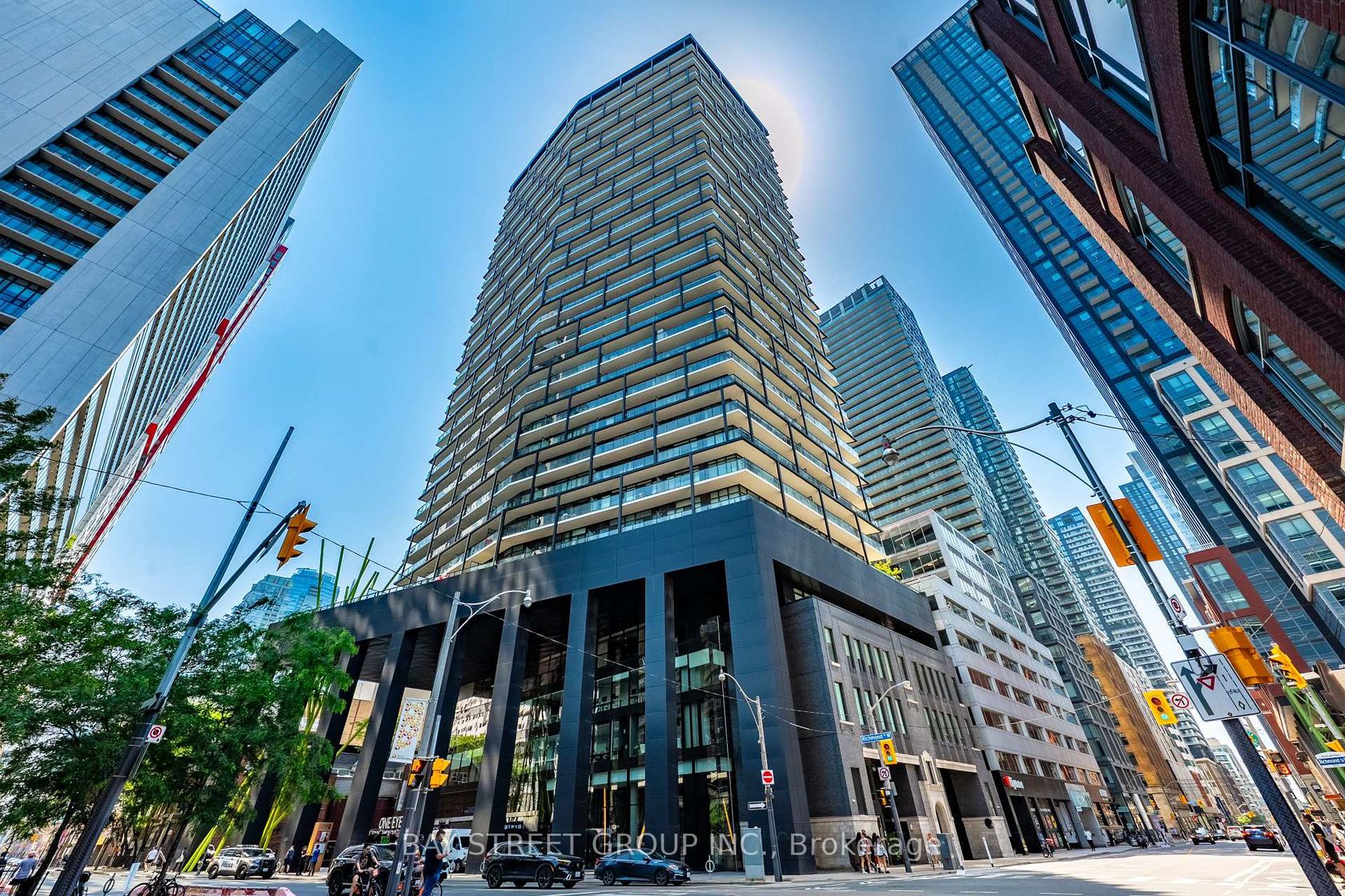 1803 - 125 Peter Street, Waterfront Communities C1, Toronto photo number 2