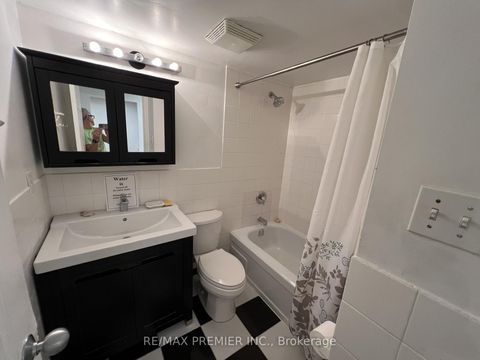 Photo 6 at 718 - 80 St Patrick Street, Chinatown, Toronto