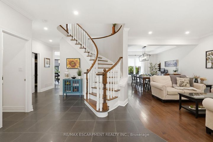 Photo 4 at 5347 Jameson Crescent, Orchard, Burlington