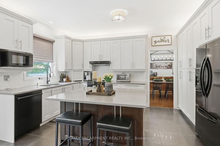 Photo 8 at 5347 Jameson Crescent, Orchard, Burlington