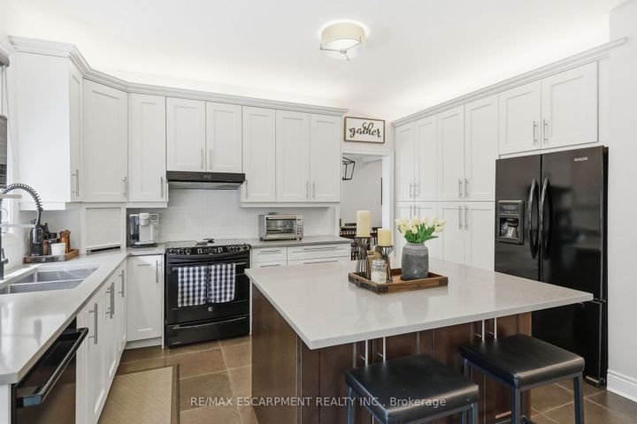 Photo 9 at 5347 Jameson Crescent, Orchard, Burlington