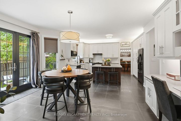 Photo 10 at 5347 Jameson Crescent, Orchard, Burlington