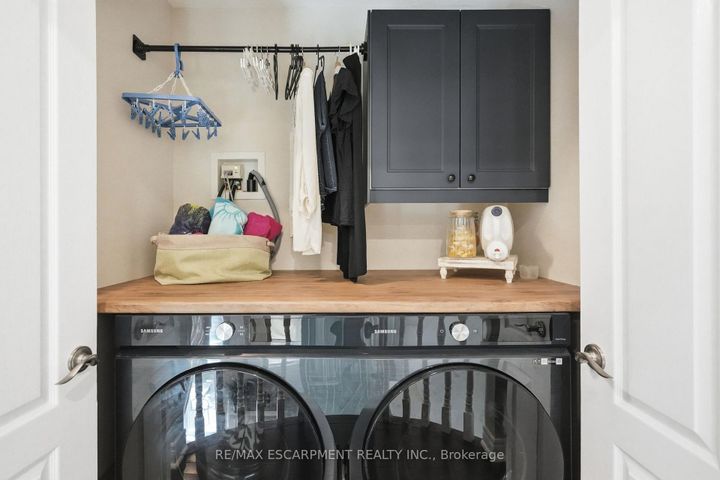 Photo 18 at 5347 Jameson Crescent, Orchard, Burlington