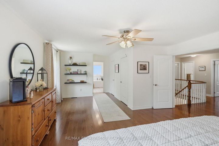 Photo 21 at 5347 Jameson Crescent, Orchard, Burlington