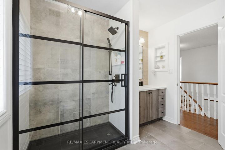 Photo 32 at 5347 Jameson Crescent, Orchard, Burlington