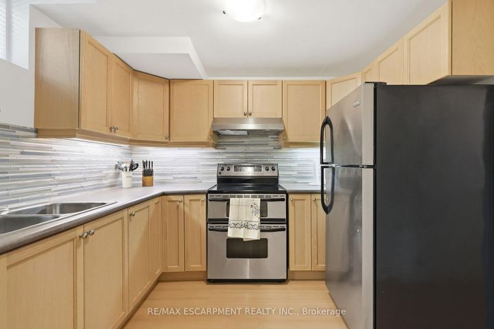 Photo 36 at 5347 Jameson Crescent, Orchard, Burlington