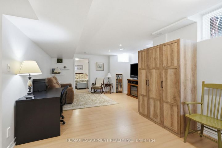 Photo 39 at 5347 Jameson Crescent, Orchard, Burlington