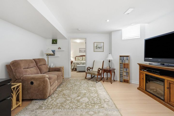 Photo 40 at 5347 Jameson Crescent, Orchard, Burlington
