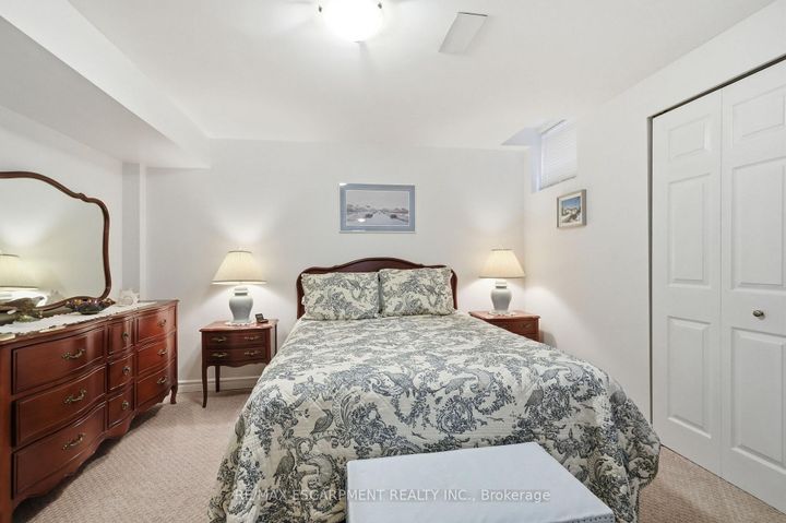Photo 41 at 5347 Jameson Crescent, Orchard, Burlington