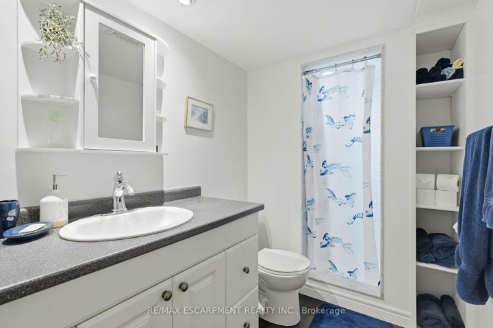 Photo 42 at 5347 Jameson Crescent, Orchard, Burlington