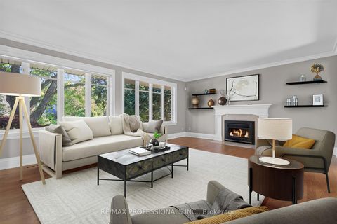 Photo 8 at 28 Aylesbury Road, Rosethorn, Toronto