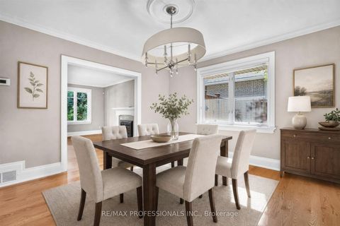 Photo 12 at 28 Aylesbury Road, Rosethorn, Toronto