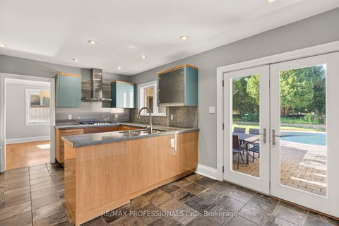 Photo 17 at 28 Aylesbury Road, Rosethorn, Toronto