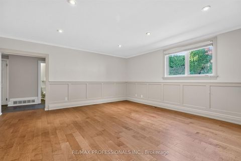 Photo 21 at 28 Aylesbury Road, Rosethorn, Toronto