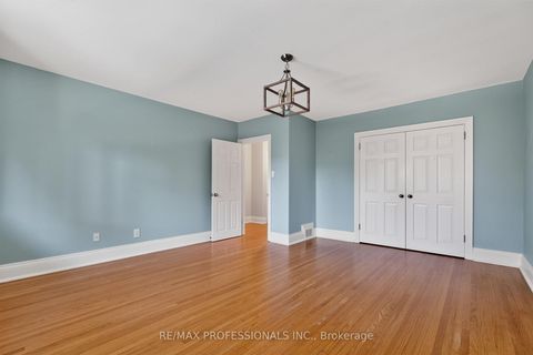Photo 34 at 28 Aylesbury Road, Rosethorn, Toronto