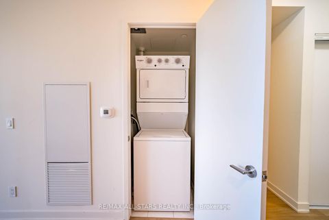 Photo 10 at 605 - 10 Deerlick Court, Donalda, Toronto