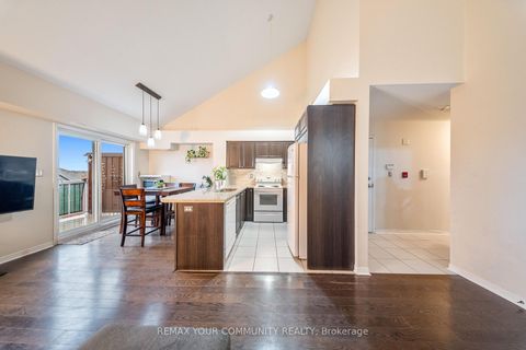 Photo 14 at 48 - 651F Warden Avenue, Birchmount, Toronto