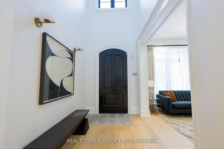 Photo 2 at 20 Arrowstook Road, Bayview Village, Toronto