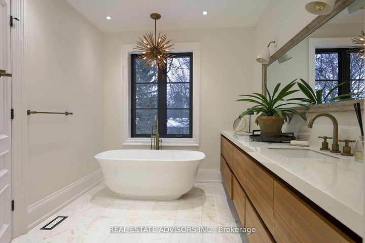Photo 27 at 20 Arrowstook Road, Bayview Village, Toronto
