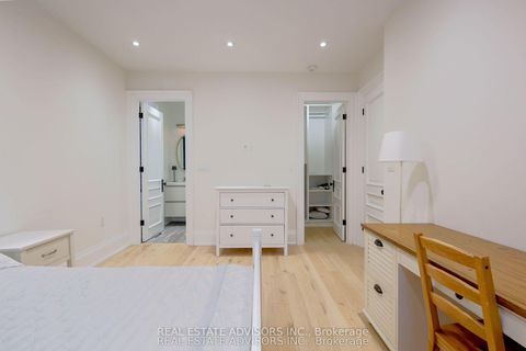 Photo 32 at 20 Arrowstook Road, Bayview Village, Toronto