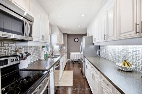 Photo 4 at PH3 - 3000 Bathurst Street, Lawrence, Toronto