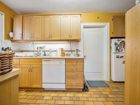 Photo 11 at 2275 Queen Street E, The Beaches, Toronto