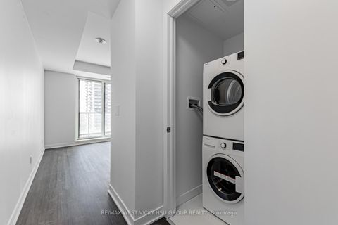 Photo 17 at 810 - 185 Alberta Avenue, Oakwood Village, Toronto