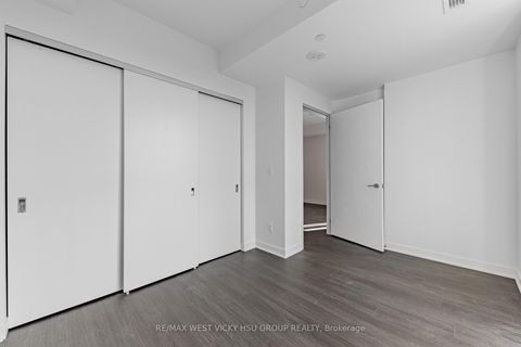 Photo 21 at 810 - 185 Alberta Avenue, Oakwood Village, Toronto
