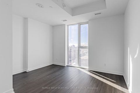 Photo 22 at 810 - 185 Alberta Avenue, Oakwood Village, Toronto