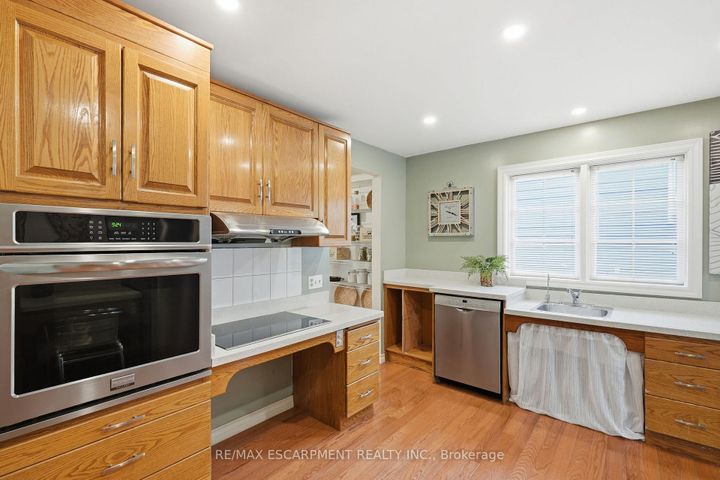 Photo 10 at 35 Chatham Street, Kirkendall, Hamilton