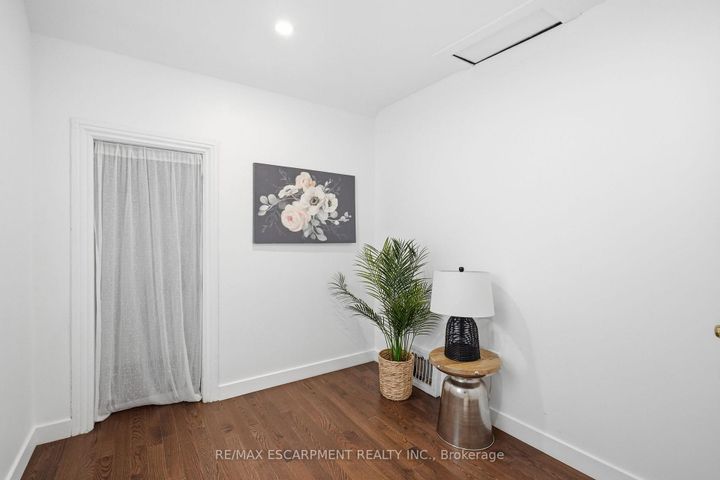 Photo 24 at 35 Chatham Street, Kirkendall, Hamilton