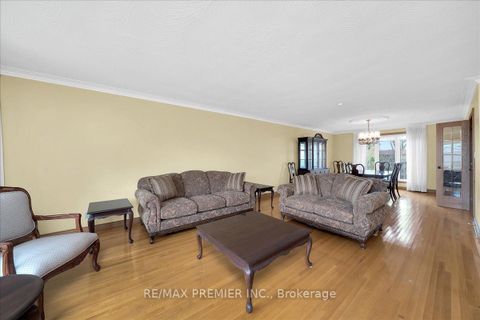 Photo 5 at 100 Hallsport Crescent, CFB, Toronto