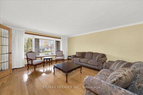 Photo 6 at 100 Hallsport Crescent, CFB, Toronto