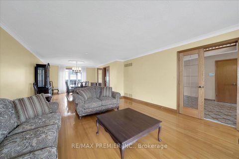 Photo 7 at 100 Hallsport Crescent, CFB, Toronto