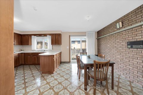 Photo 11 at 100 Hallsport Crescent, CFB, Toronto