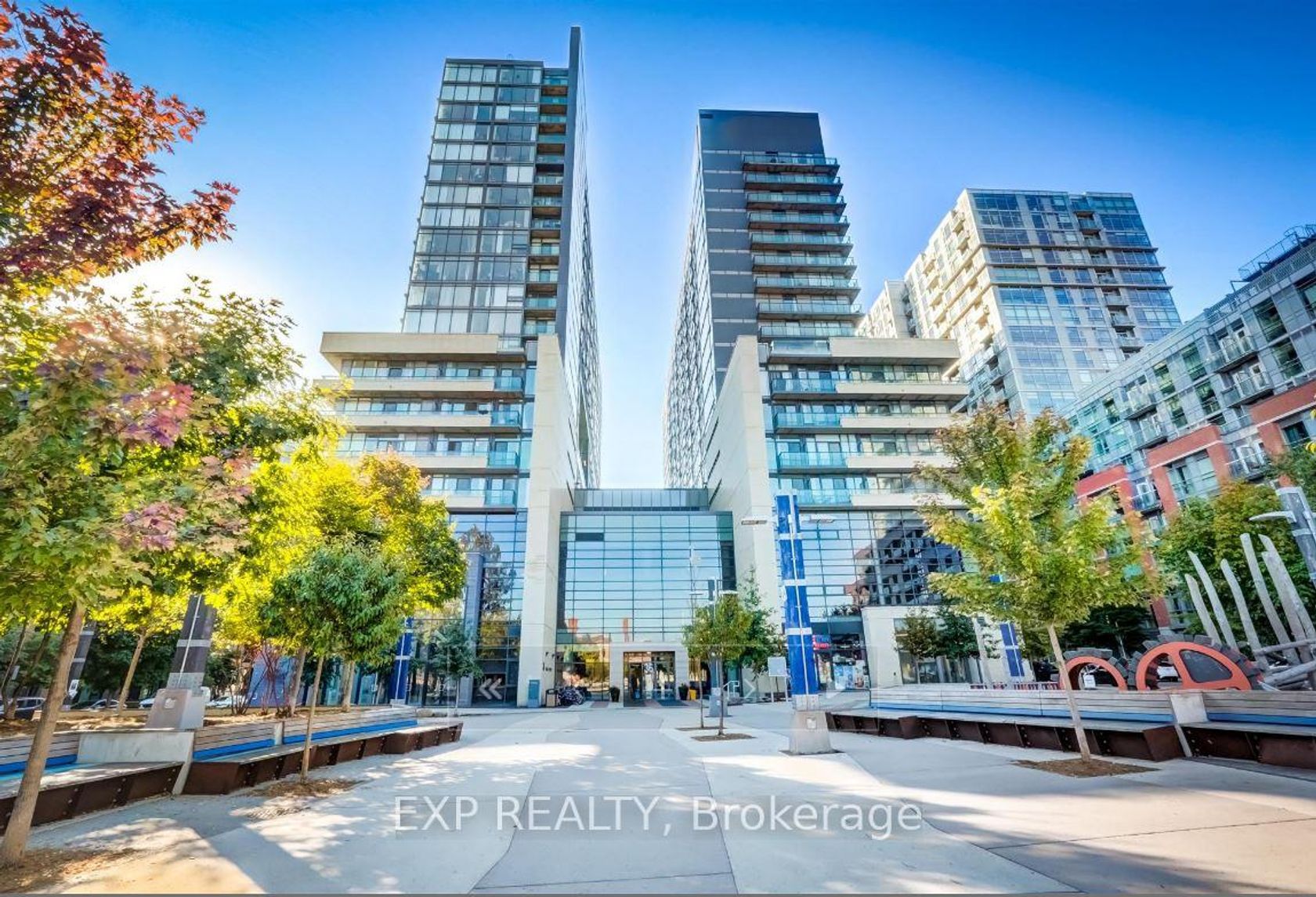 611E - 36 Lisgar Street, Little Portugal, Toronto photo 4