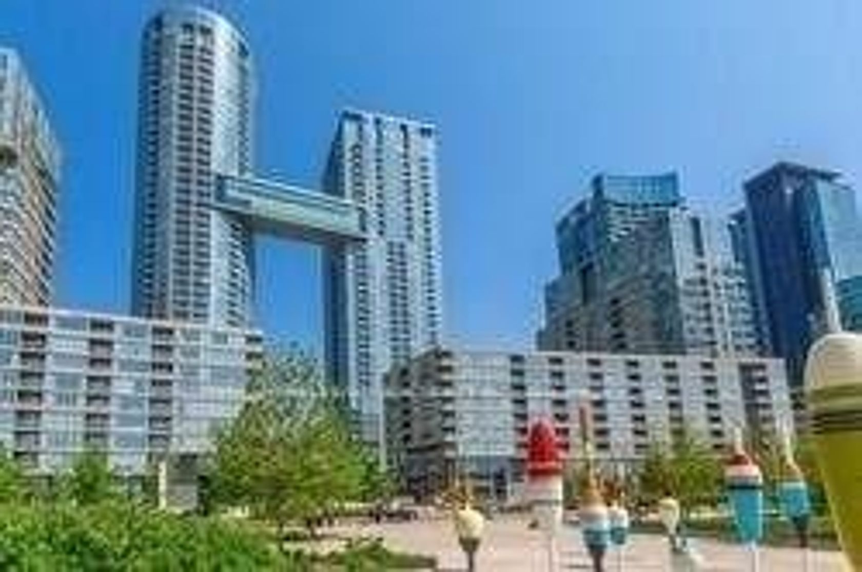 #1201 - 15 Iceboat Terrace, Waterfront Communities C1, Toronto photo number 2