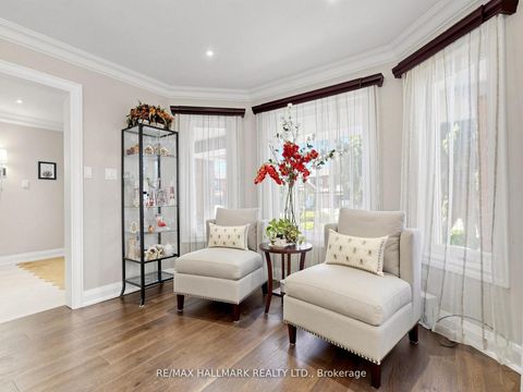 Photo 4 at 98 Arrowhead Drive, East Woodbridge, Vaughan